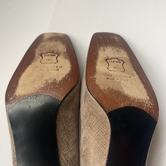 Stuart Weitzman Vintage Embossed Pumps - Picture 10 of 11